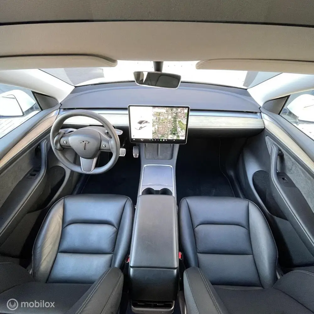 Tesla Model Y + MMX PACK + IAP + 20" uit 2024, foto 11