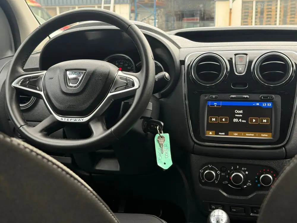 Dacia Dokker 1.6 SCe Stepway | A/C | Cruise | Trekhaak uit 2019, foto 2