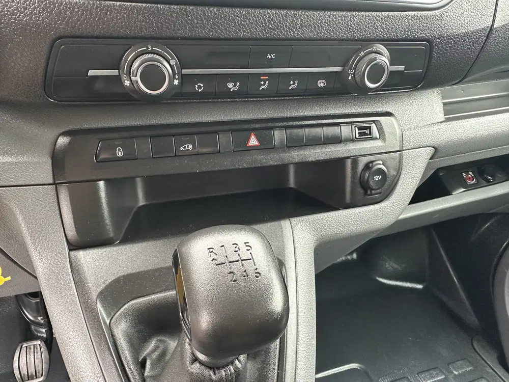 Peugeot Expert 2.0 BlueHDI 123 PK uit 2021, foto 13