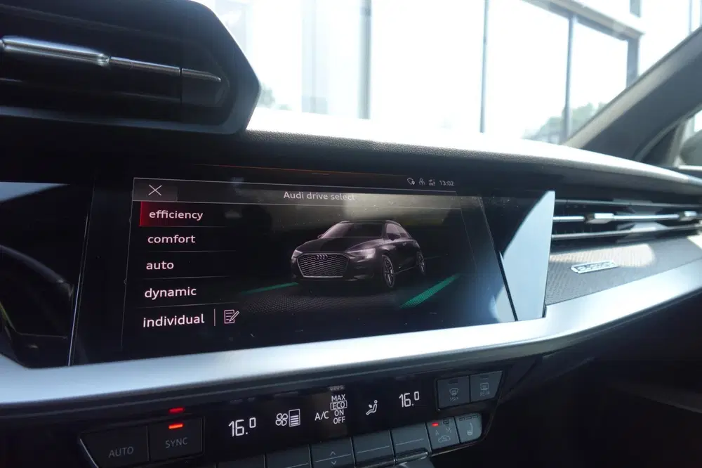 Audi S3 2.0 TFSI S3 quattro PANO KEYLESS MASSAGE uit 2020, foto 19