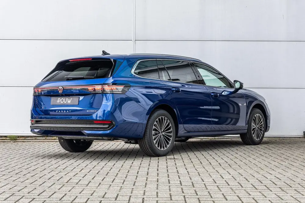 Volkswagen Passat Variant 1.5 eHybrid 204pk Elegance Busines uit 2026, foto 2