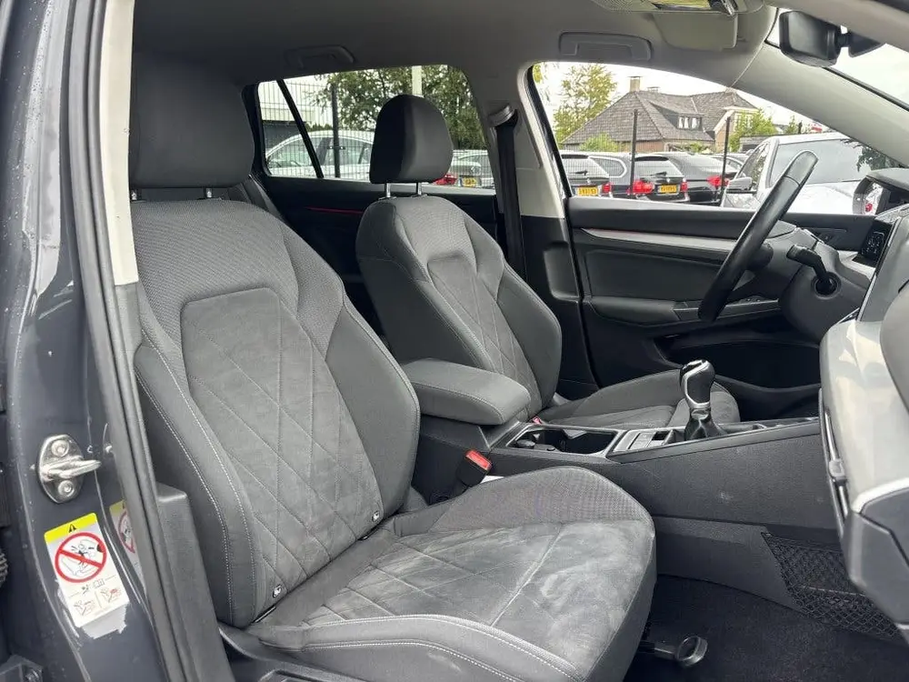 Volkswagen Golf Variant 1.5 TSI Life Grijs Xenon Alcantara 2 uit 2021, foto 13