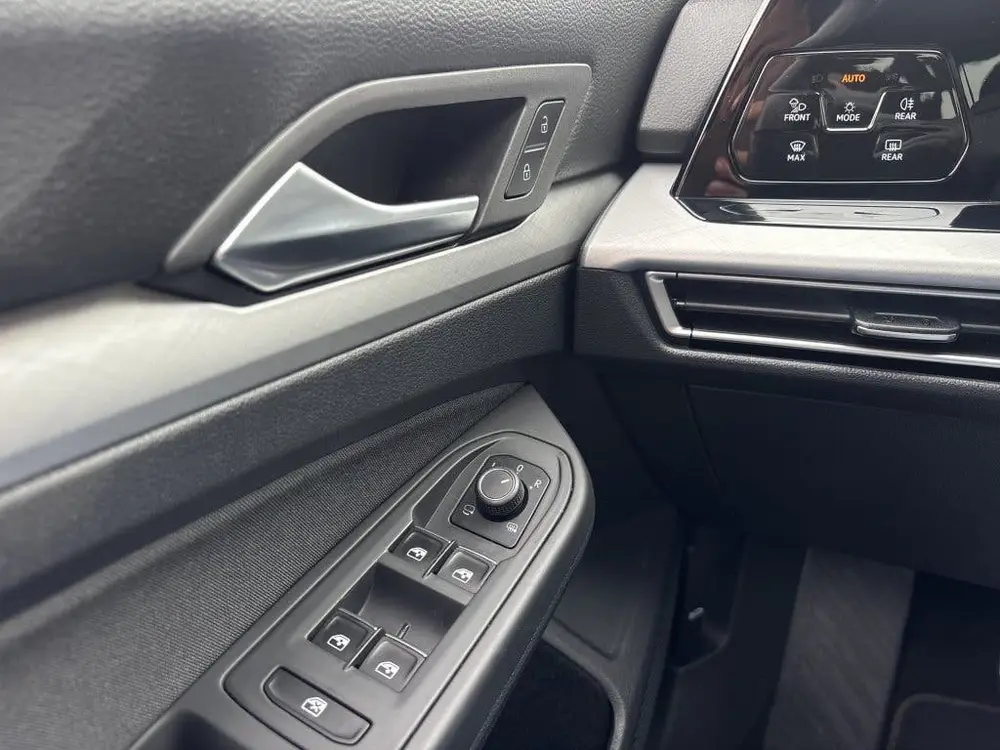 Volkswagen Golf Variant 1.5 TSI Life Grijs Xenon Alcantara 2 uit 2021, foto 17