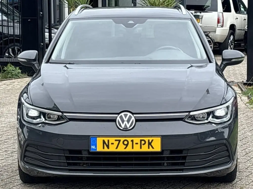 Volkswagen Golf Variant 1.5 TSI Life Grijs Xenon Alcantara 2 uit 2021, foto 2