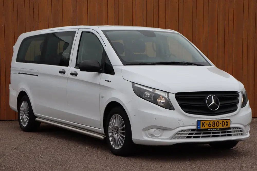 Mercedes-Benz Vito EVito Tourer PRO L3 90 kWh 350km 9-persoon uit 2021, foto 2