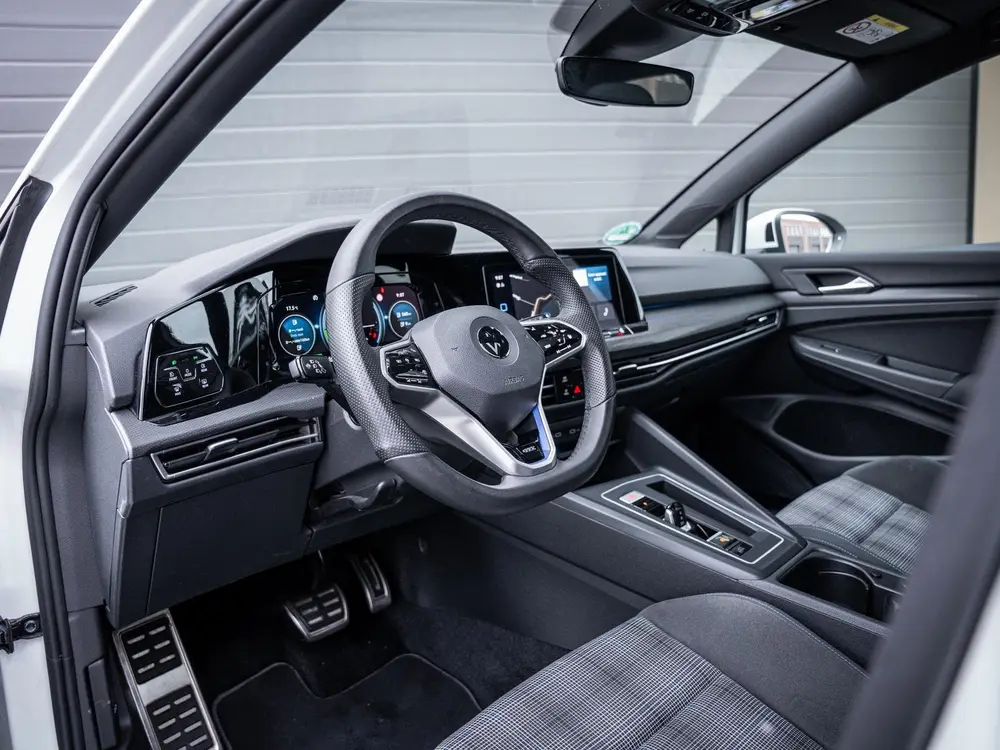 Volkswagen Golf 8 1.4 eHybrid GTE - Pano l Camera l Carplay uit 2021, foto 2