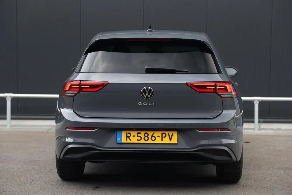Volkswagen Golf 1.0 TSI 110pk Life Camera Stoel/Stuur verwar uit 2022, foto 10