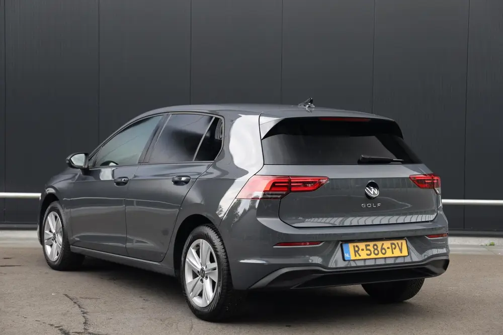 Volkswagen Golf 1.0 TSI 110pk Life Camera Stoel/Stuur verwar uit 2022, foto 2