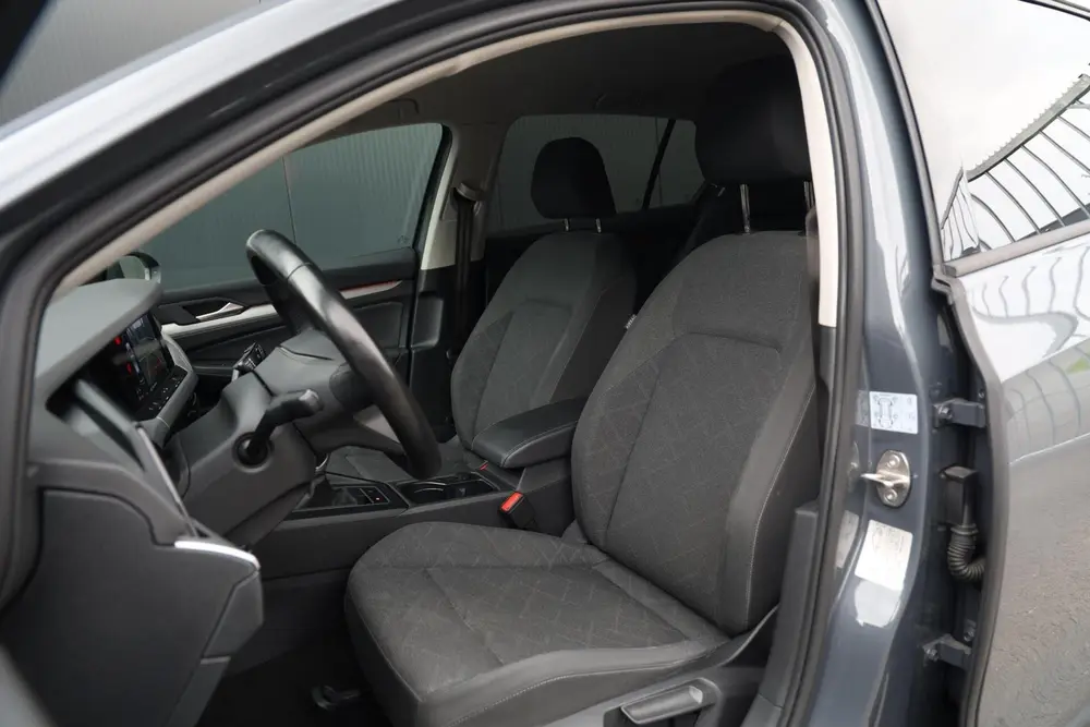 Volkswagen Golf 1.0 TSI 110pk Life Camera Stoel/Stuur verwar uit 2022, foto 5