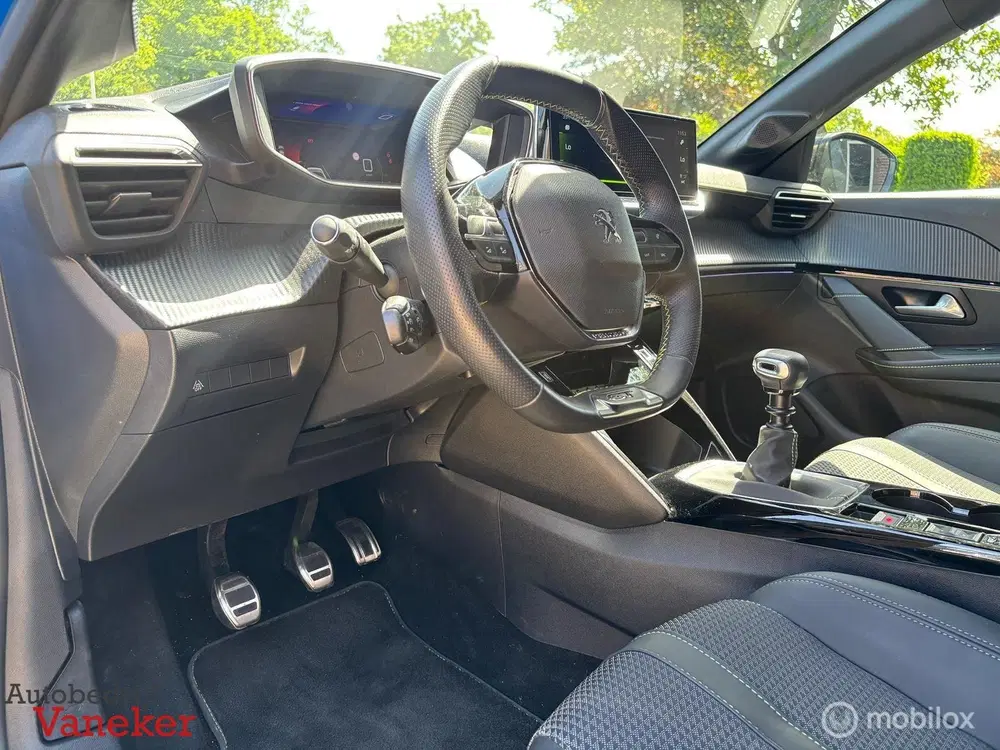 Peugeot 208 1.2 PureTech GT Pack uit 2021, foto 2