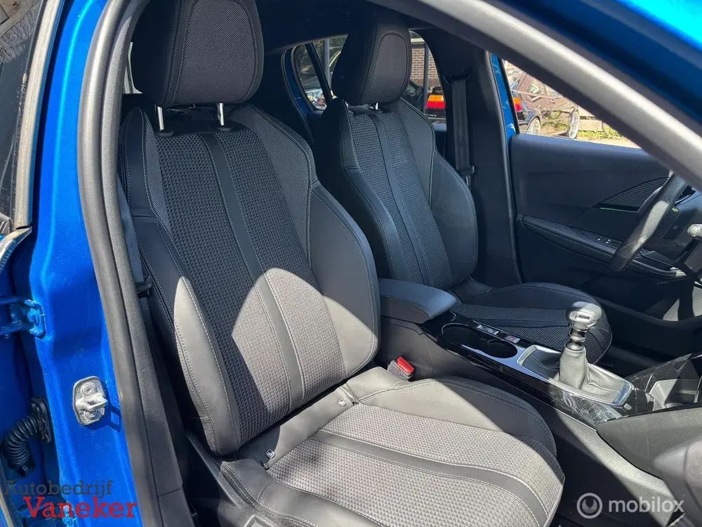 Peugeot 208 1.2 PureTech GT Pack uit 2021, foto 3