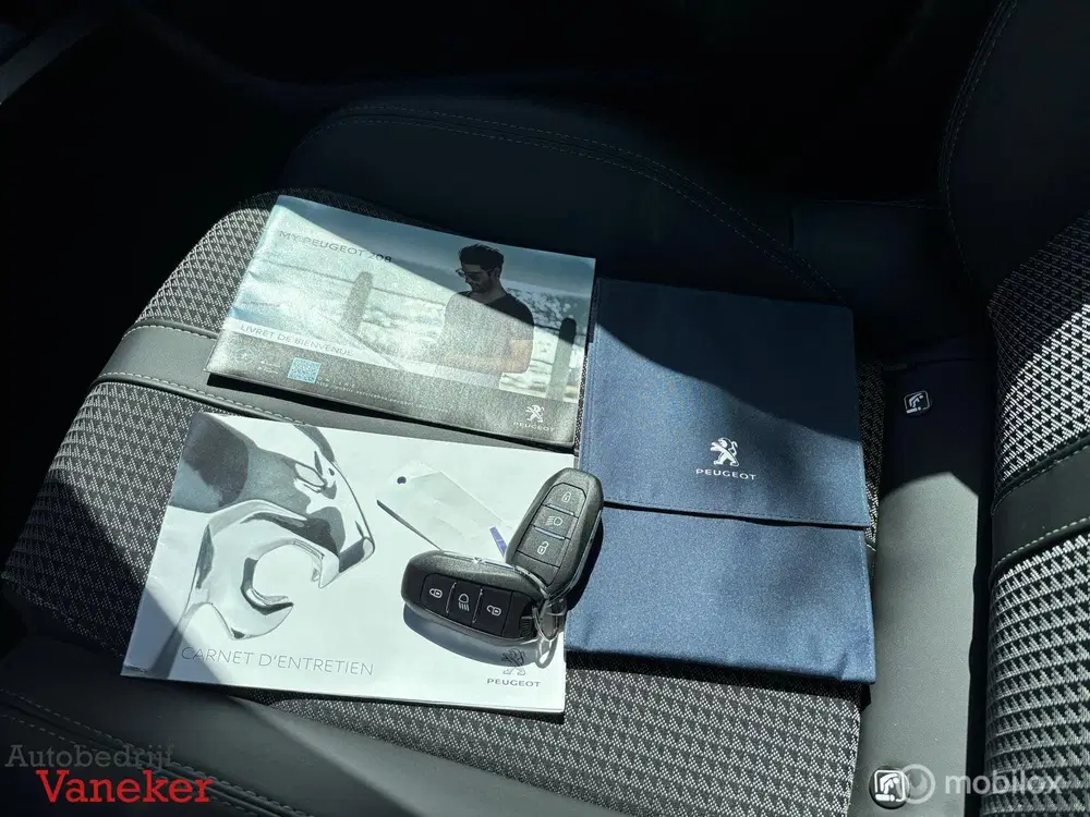 Peugeot 208 1.2 PureTech GT Pack uit 2021, foto 6