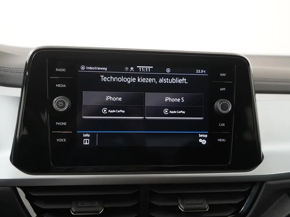 Volkswagen T-Roc 1.5 TSI Life | Camera | Navi | ACC | CarPla uit 2023, foto 17