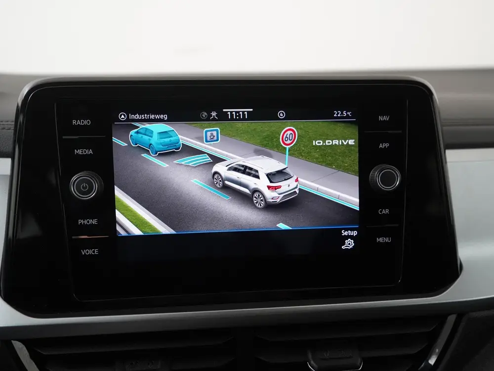 Volkswagen T-Roc 1.5 TSI Life | Camera | Navi | ACC | CarPla uit 2023, foto 19