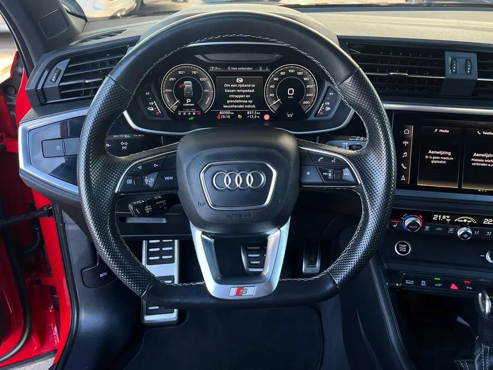 Audi Q3 45 TFSIe 245 pk S edition uit 2022, foto 17
