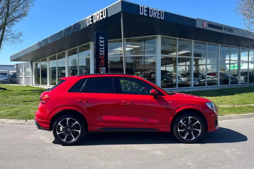 Audi Q3 45 TFSIe 245 pk S edition uit 2022, foto 19