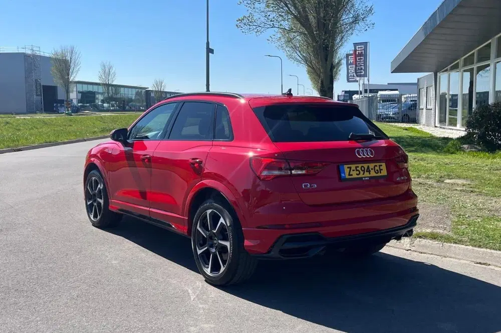 Audi Q3 45 TFSIe 245 pk S edition uit 2022, foto 3