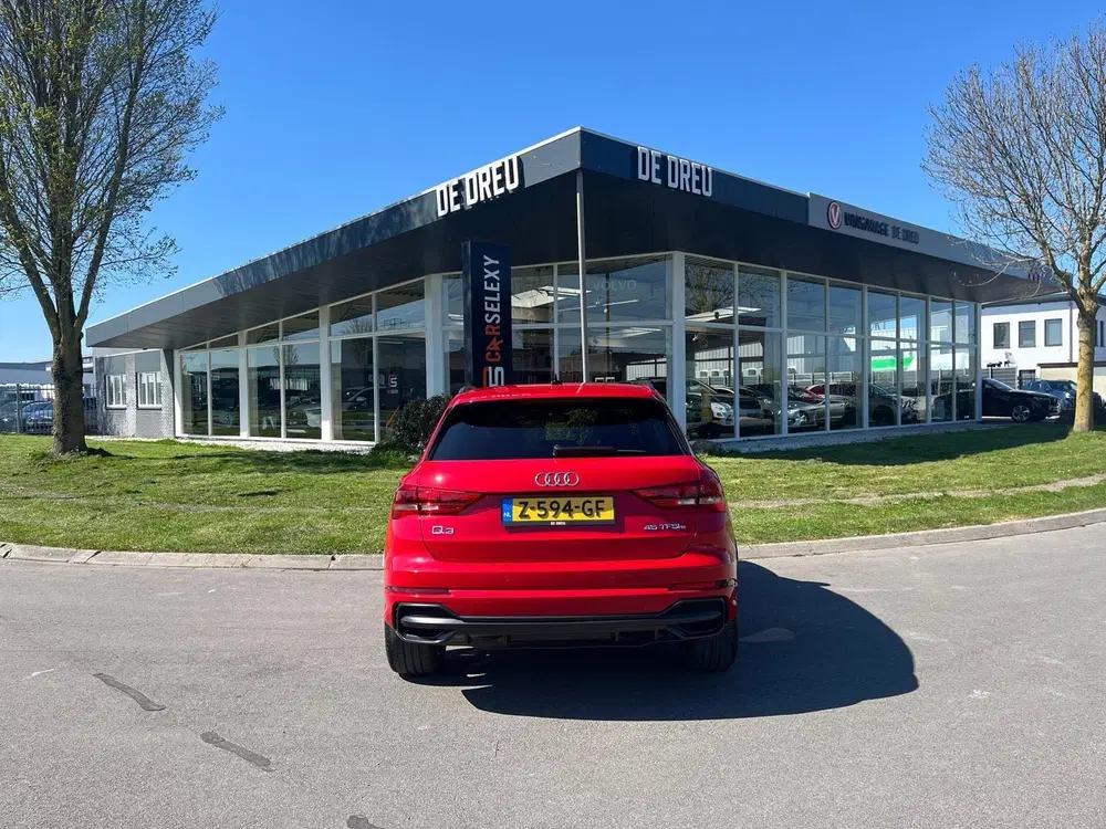 Audi Q3 45 TFSIe 245 pk S edition uit 2022, foto 7