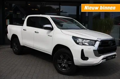 Toyota Hilux 2.4 D-4D DUBBEL CABIN PROFESSIONAL 2 ZITS uit 2024