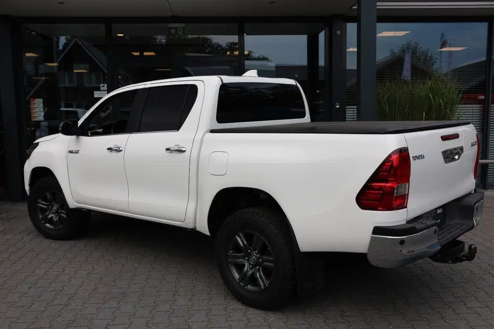 Toyota Hilux 2.4 D-4D DUBBEL CABIN PROFESSIONAL 2 ZITS uit 2024, foto 4