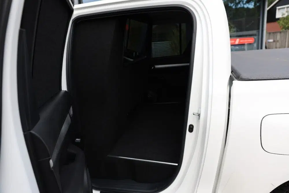 Toyota Hilux 2.4 D-4D DUBBEL CABIN PROFESSIONAL 2 ZITS uit 2024, foto 9