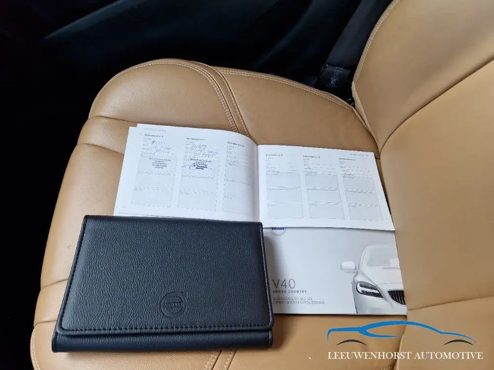 Volvo V40 Cross Country 1.5 T3 Polar+ Luxury AUTOMAAT uit 2019, foto 13