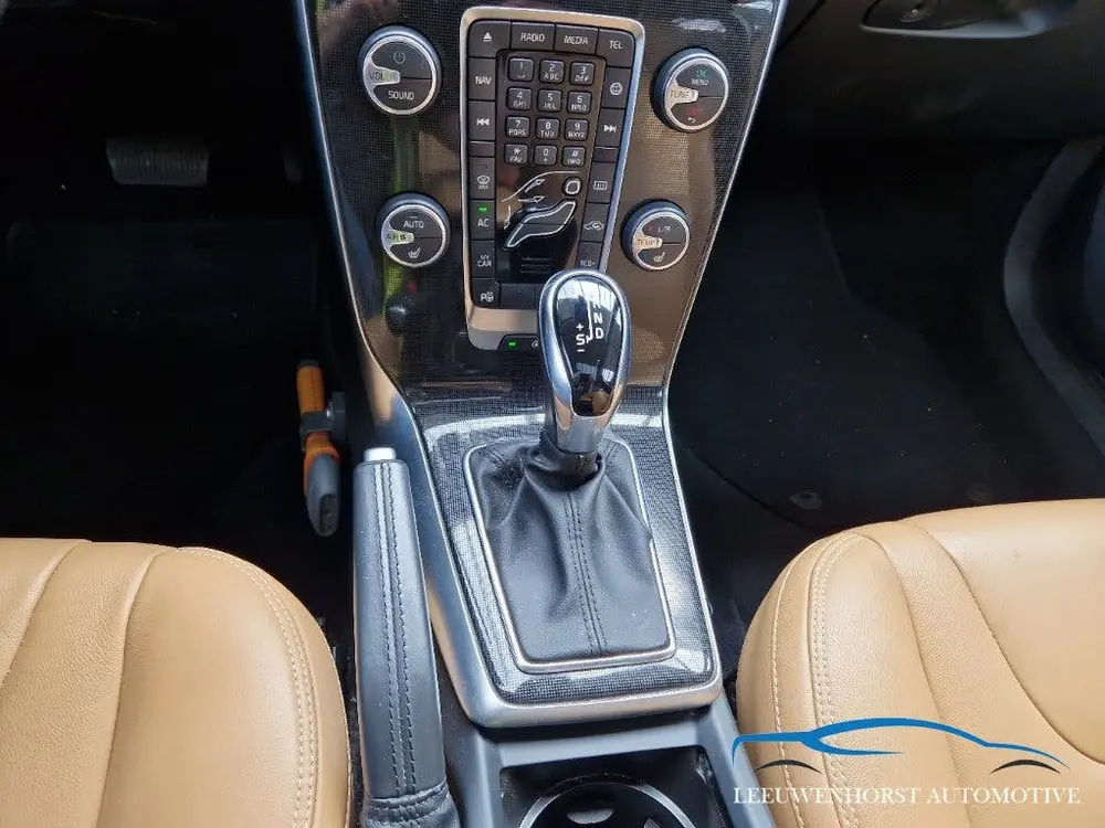 Volvo V40 Cross Country 1.5 T3 Polar+ Luxury AUTOMAAT uit 2019, foto 9