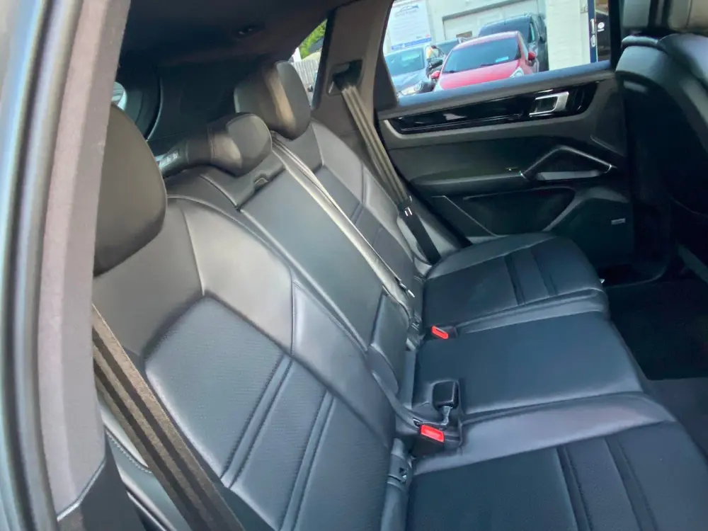 Porsche Cayenne 3.0 AUT8/PANO/CHRONO/TREKHAAK/BOSE/DEALERAUT uit 2019, foto 9