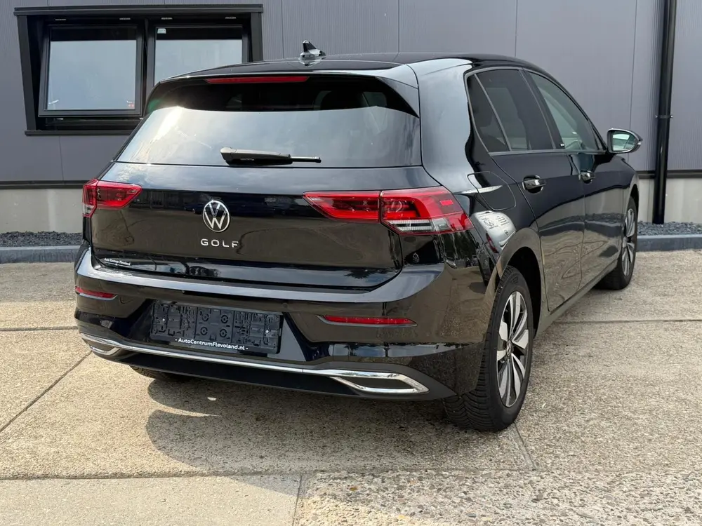 Volkswagen Golf 2.0 TDI 116 PK LIFE / NAVIGATIE / STOELVERW uit 2023, foto 11