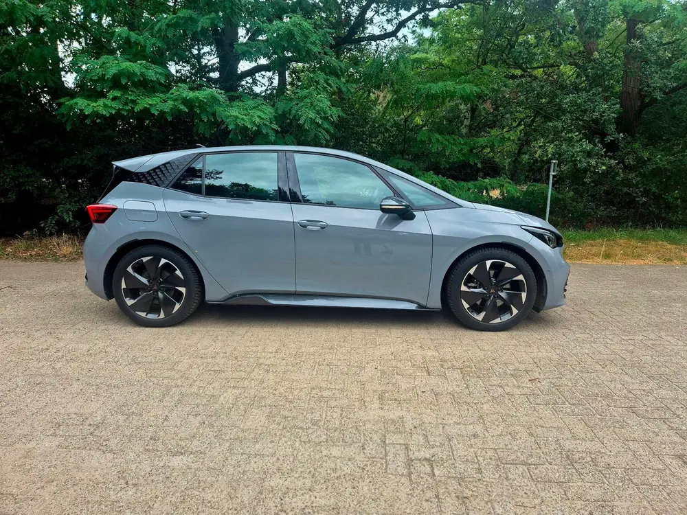 Cupra Born Impulse 62 kWh uit 2024, foto 2