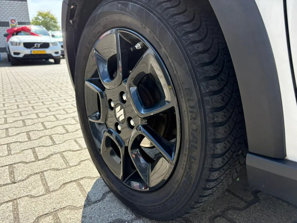 Suzuki Ignis 1.2 Stijl AUTOMAAT (RIJKLAARPRIJS/BOVAG) uit 2019, foto 3