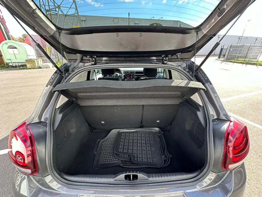 Citroën C3 Citroen C3 1.2 PureTech S&S Shine Automaat uit 2021, foto 11