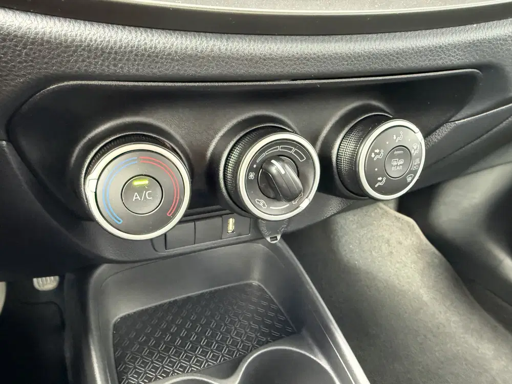 Toyota Aygo X 1.0 VVT-i MT Play Apple uit 2023, foto 12