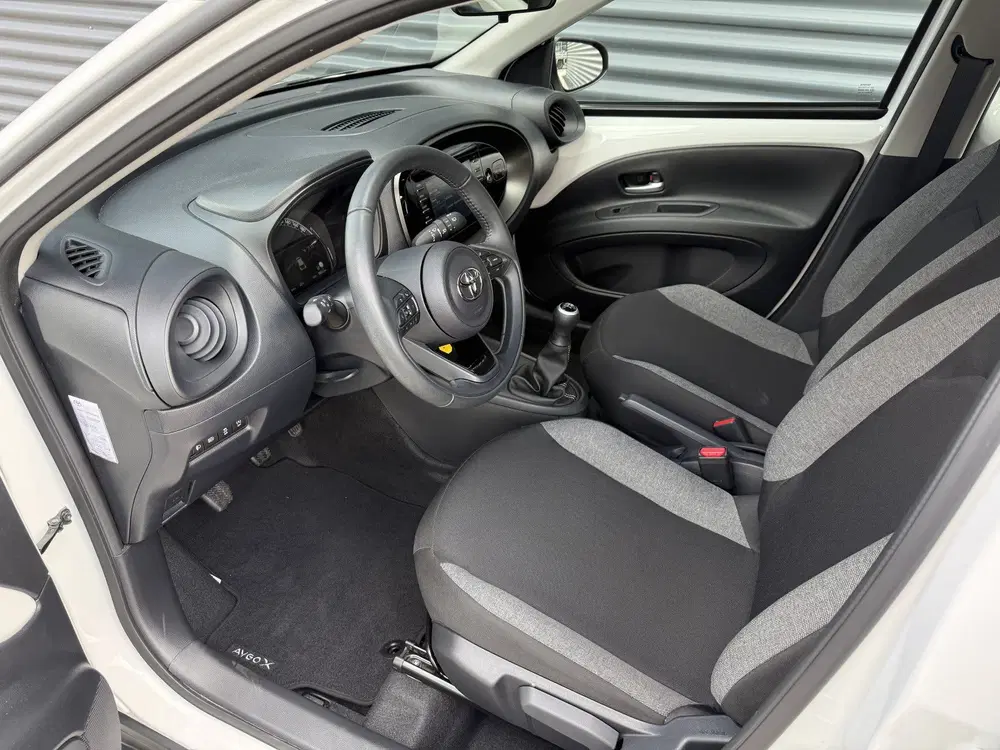 Toyota Aygo X 1.0 VVT-i MT Play Apple uit 2023, foto 17