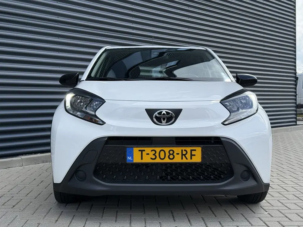 Toyota Aygo X 1.0 VVT-i MT Play Apple uit 2023, foto 2