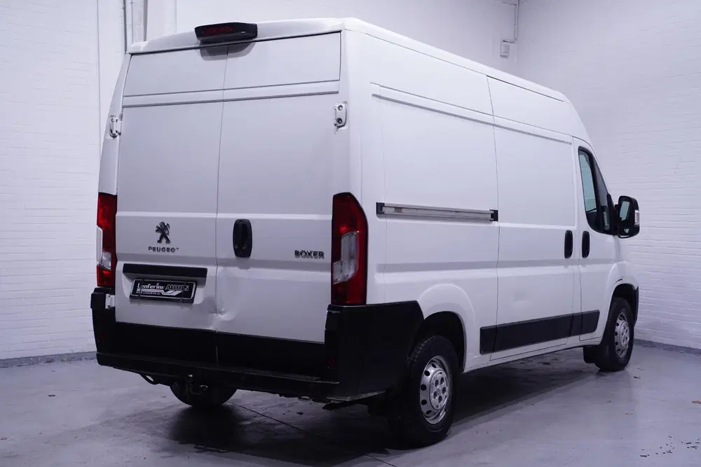 Peugeot Boxer 2.2 BlueHDi 140 pk L2H2 Premium Navi uit 2020, foto 4