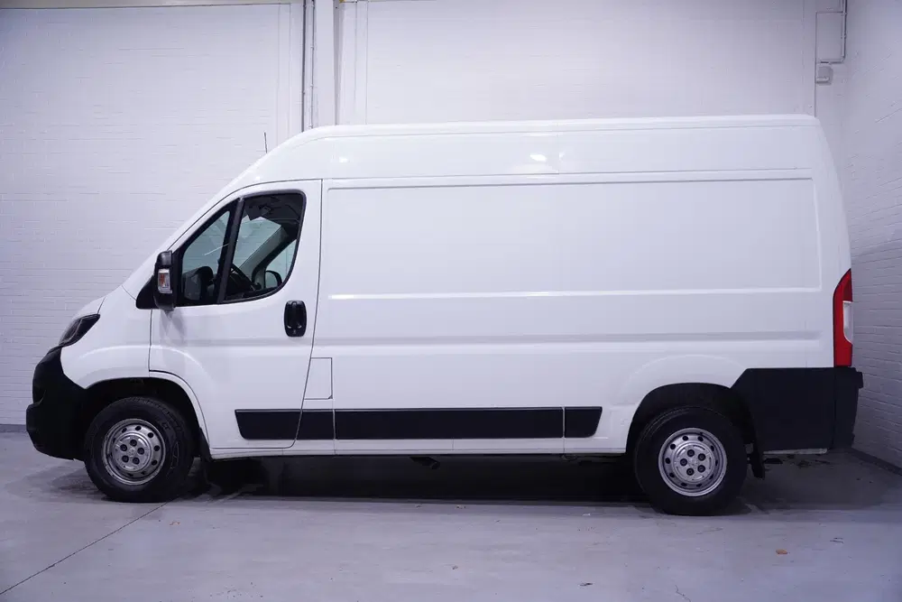 Peugeot Boxer 2.2 BlueHDi 140 pk L2H2 Premium Navi uit 2020, foto 7