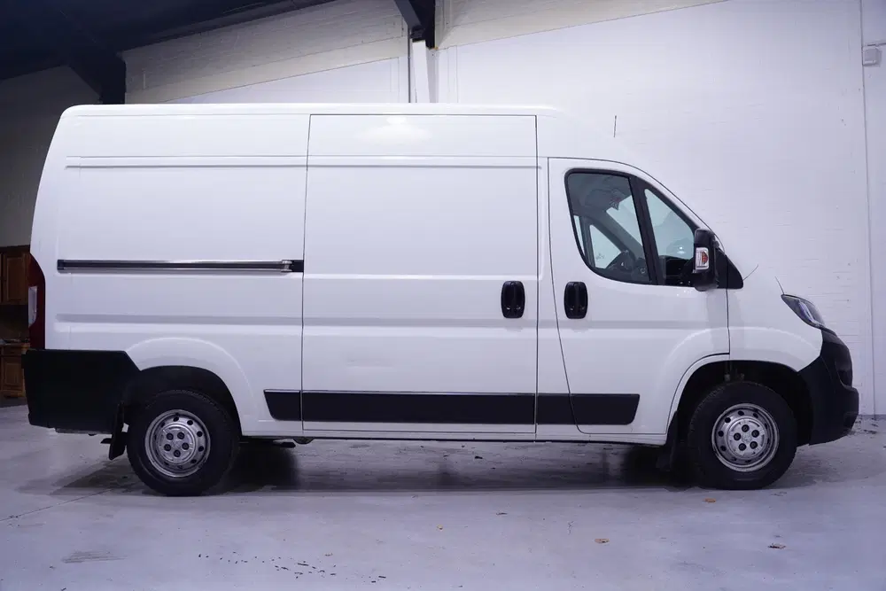 Peugeot Boxer 2.2 BlueHDi 140 pk L2H2 Premium Navi uit 2020, foto 8
