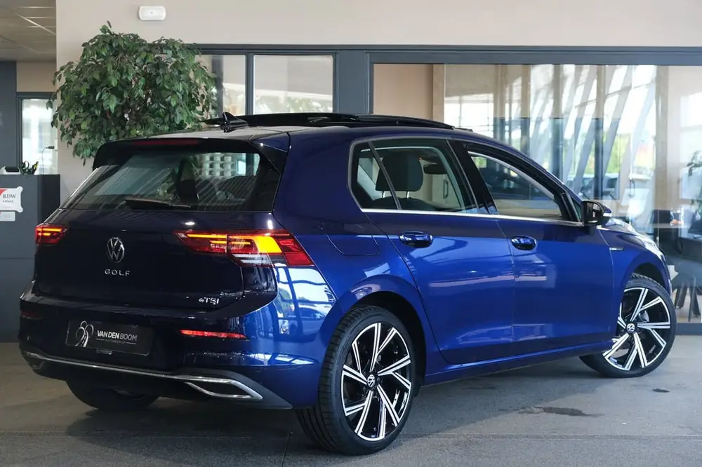 Volkswagen Golf 8 1.5 eTSI Style DSG Pano Led Trekhaak Navi uit 2021, foto 2