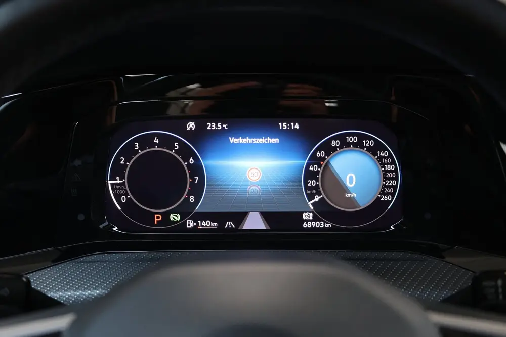 Volkswagen Golf 1.5 eTSI R-Line IQ+LED/VIRTUAL/SFEER/ALCANTA uit 2020, foto 10