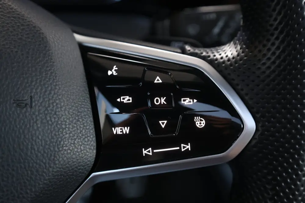Volkswagen Golf 1.5 eTSI R-Line IQ+LED/VIRTUAL/SFEER/ALCANTA uit 2020, foto 15