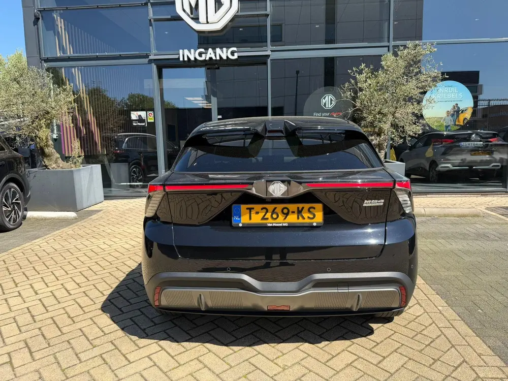 MG MG4 Luxury 64 kWh Long Range uit 2023, foto 7