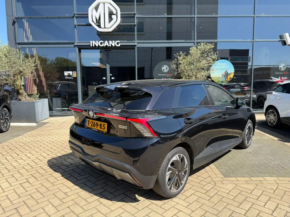 MG MG4 Luxury 64 kWh Long Range uit 2023, foto 8