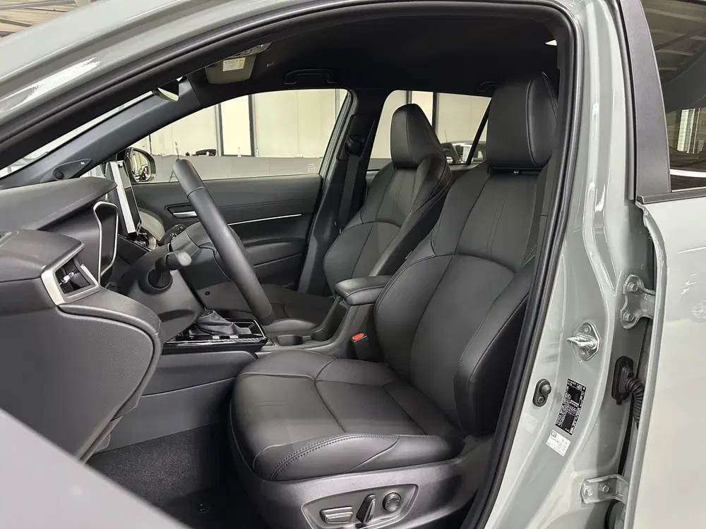 Toyota Corolla Cross Hybrid 180 Executive uit 2025, foto 3