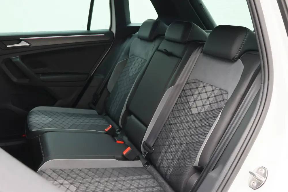 Volkswagen Tiguan 1.5 TSI R-Line Business+ Camera, Apple Car uit 2020, foto 12