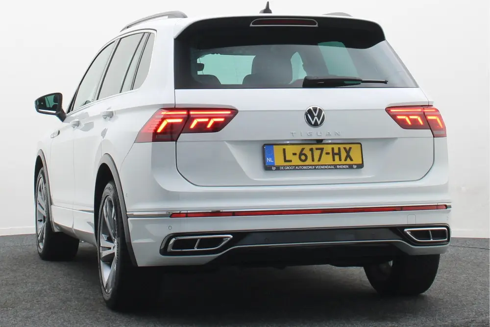 Volkswagen Tiguan 1.5 TSI R-Line Business+ Camera, Apple Car uit 2020, foto 20