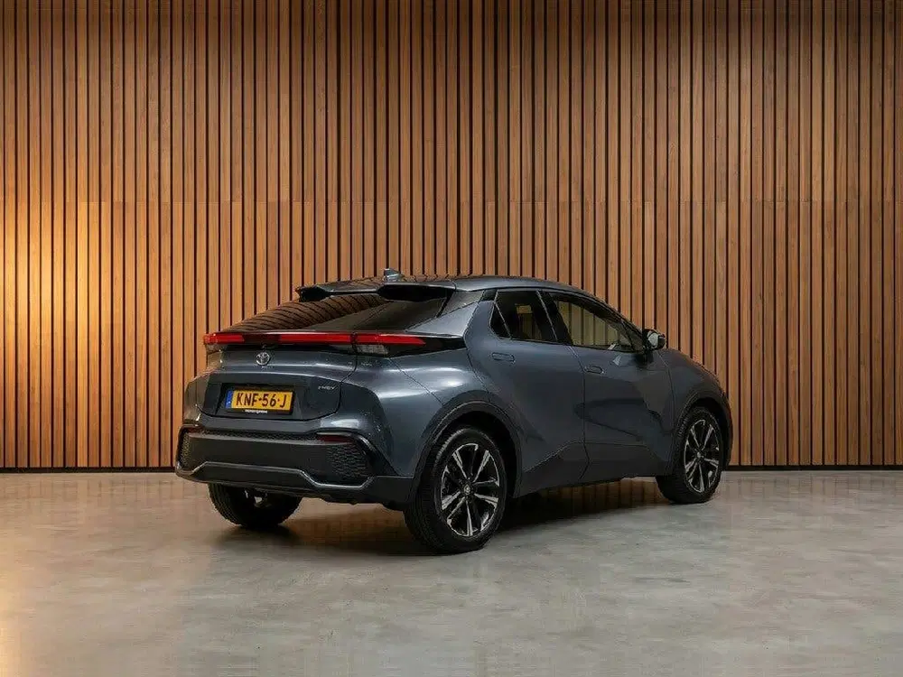 Toyota C-Hr 1.8 Hybrid 140 Dynamic navigtatie uit 2026, foto 3