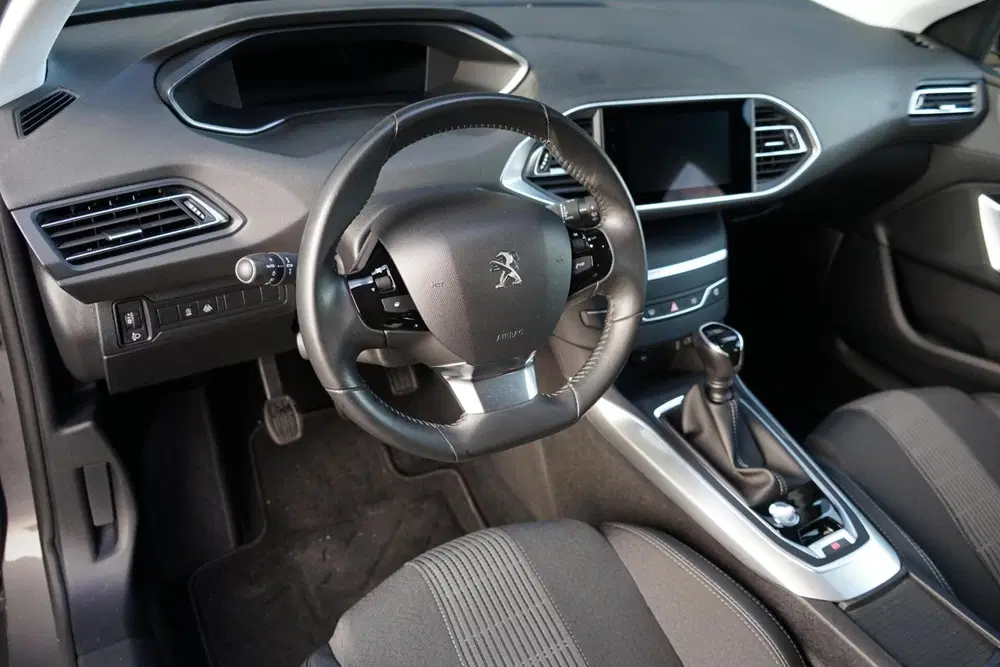 Peugeot 308 1.2 PureTech Allure Pack uit 2020, foto 16