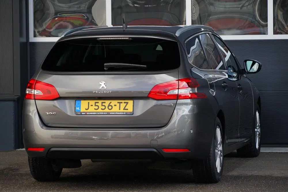 Peugeot 308 1.2 PureTech Allure Pack uit 2020, foto 2