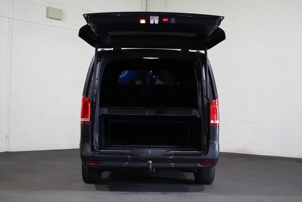 Mercedes-Benz V-Klasse 300d 4-MATIC Lang DC Avantgarde Editi uit 2023, foto 12